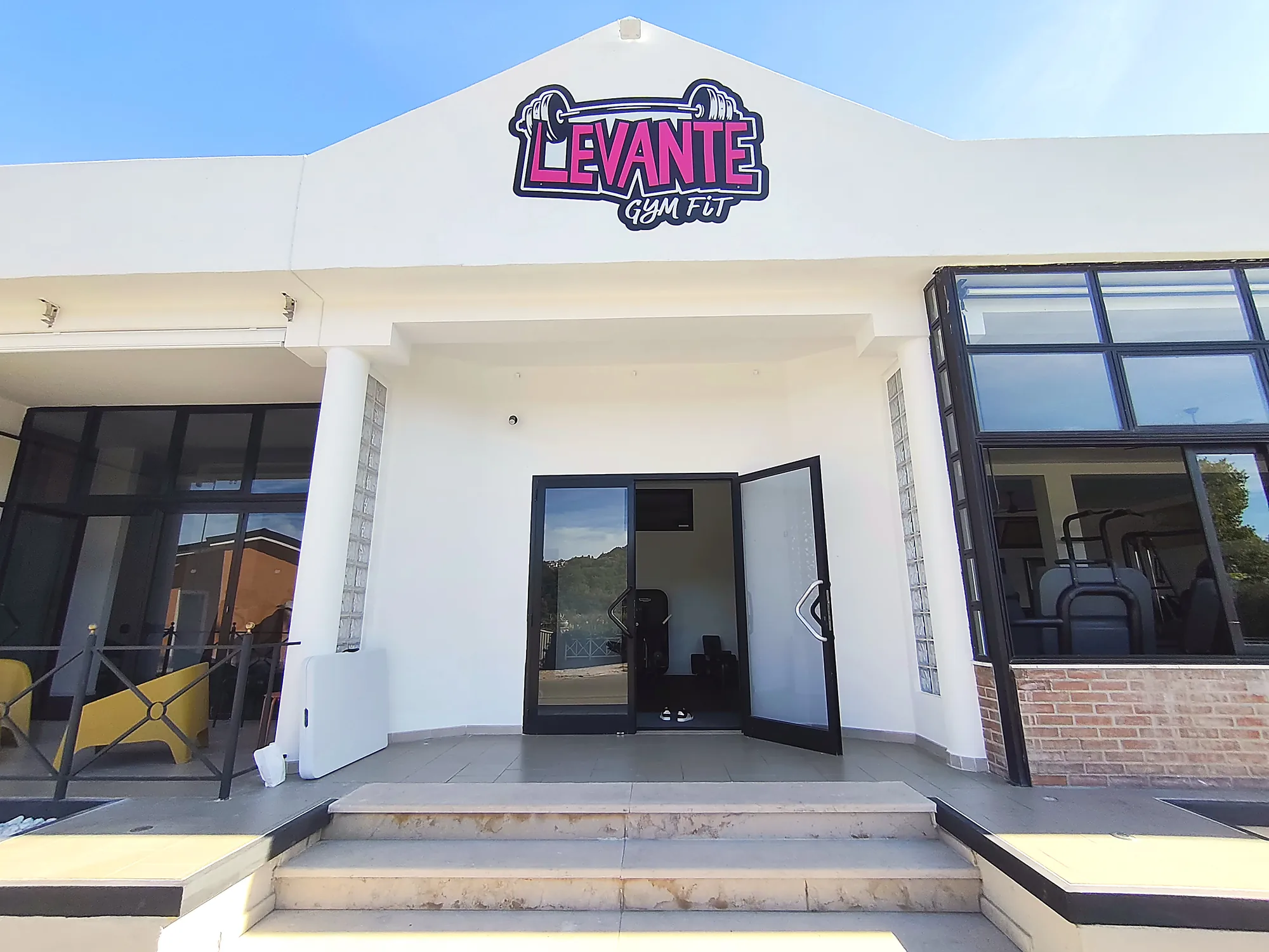 Ingresso di Levante Gym Fit a Palinuro
